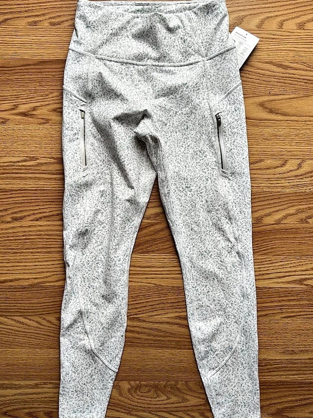 Athleta Rainier Tight Abstract Leggings Gray & White Small BNWT